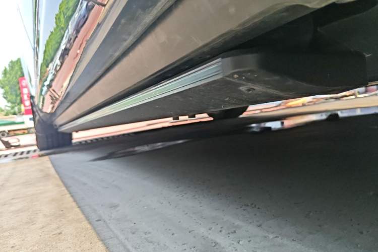 Used Hima AITO M9 2024 Range-Extended Max Edition 42 kWh 6-Seater Version Left Side Sill