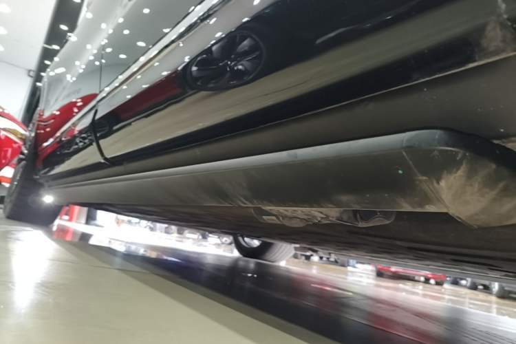 Used Hima AITO M9 2024 Range-Extended Ultra Version 42 kWh 6-Seater Model Left Side Sill