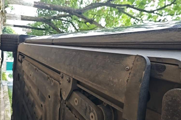 Used Hima AITO M9 2024 Range-Extended Max Edition 52 kWh 5-Seater Version Left Side Sill