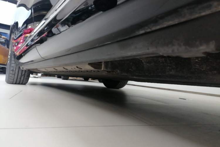Used Hima AITO M9 2024 Range-Extended Max Edition 42 kWh 6-Seater Version Left Side Sill