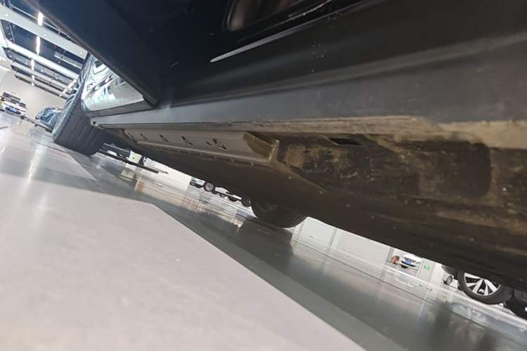 Used Hima AITO M9 2024 Range-Extended Max Edition 52 kWh 6-Seater Version Left Side Sill