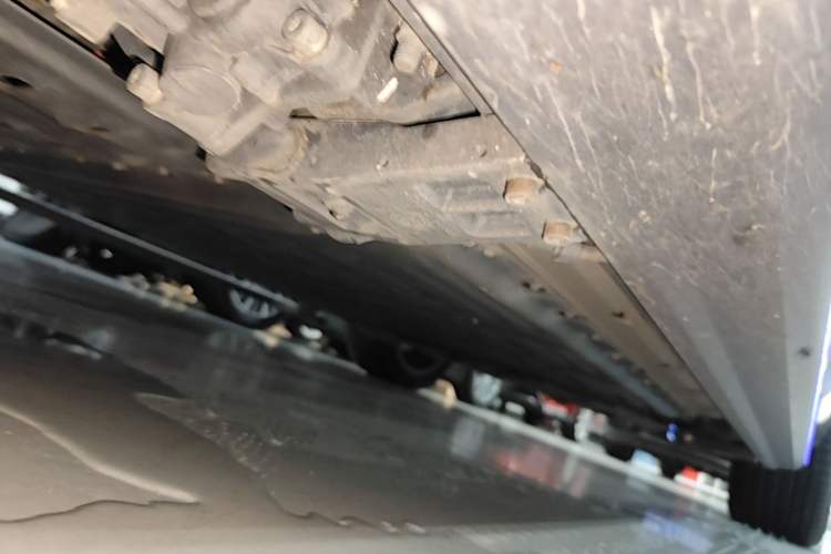 Used Hima AITO M9 2024 Range-Extended Max Edition 52 kWh 6-Seater Version Left Side Sill