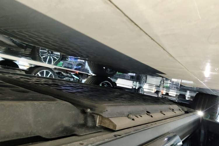 Used Hima AITO M9 2024 Range-Extended Ultra Version 42 kWh 6-Seater Model Left Side Sill