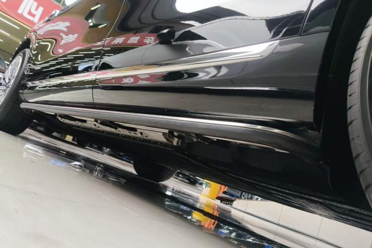 Used Hima AITO M9 2024 Range-Extended Ultra Version 42 kWh 6-Seater Model Left Side Sill