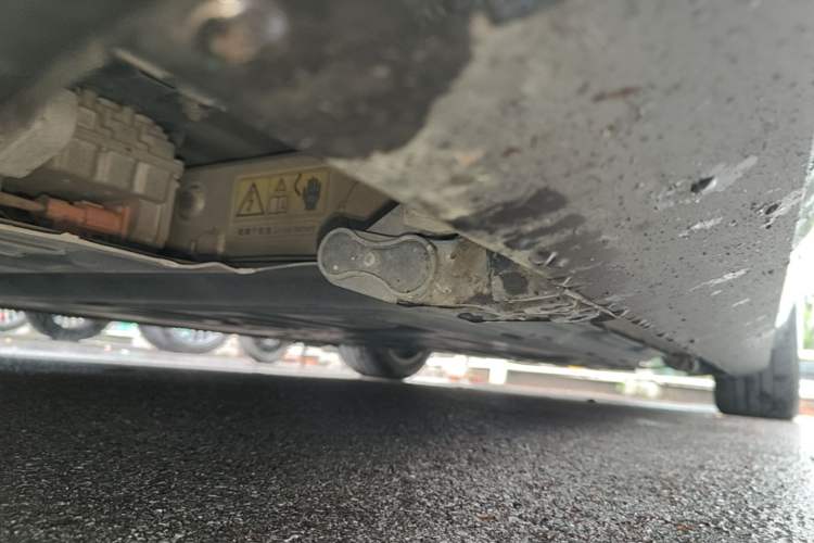 Used Hima AITO M9 2024 Range-Extended Max Edition 42 kWh 6-Seater Version Left Side Sill