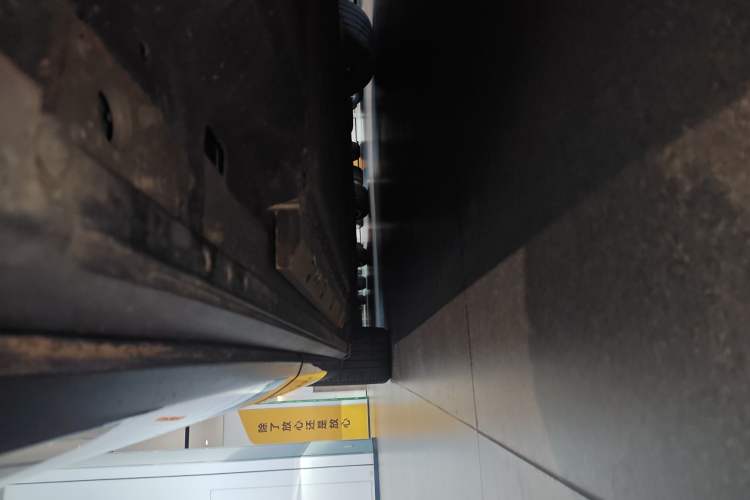 Used Hima AITO M9 2024 Range-Extended Max Edition 42 kWh 6-Seater Version Left Side Sill