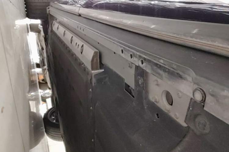 Used Hima AITO M9 2024 Range-Extended Ultra Version 42 kWh 6-Seater Model Left Side Sill