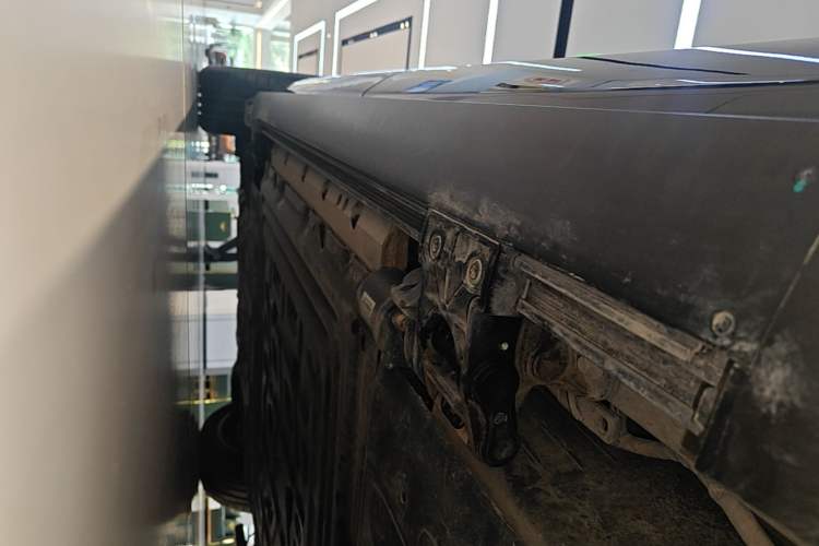 Used Hima AITO M9 2024 Range-Extended Ultra Version 42 kWh 6-Seater Model Left Side Sill