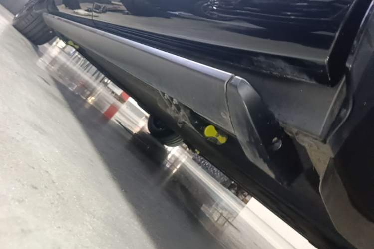Used Hima AITO M9 2024 Range-Extended Max Edition 42 kWh 6-Seater Version Left Side Sill