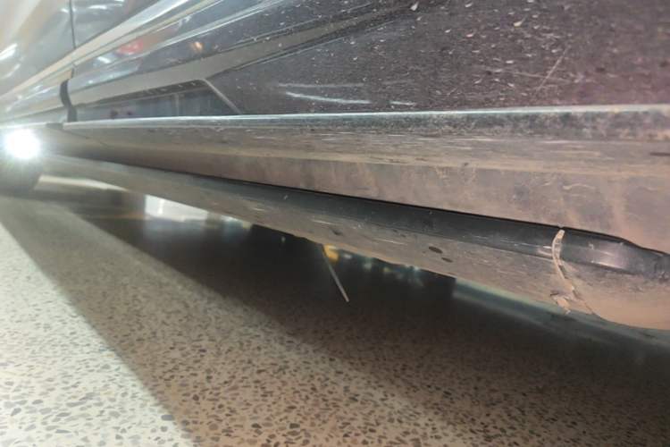 Used Hima AITO M9 2024 Range-Extended Ultra Version 42 kWh 6-Seater Model Left Side Sill
