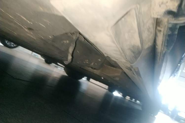 Used Hima AITO M9 2024 Range-Extended Ultra Version 52 kWh 5-Seater Model Left Side Sill