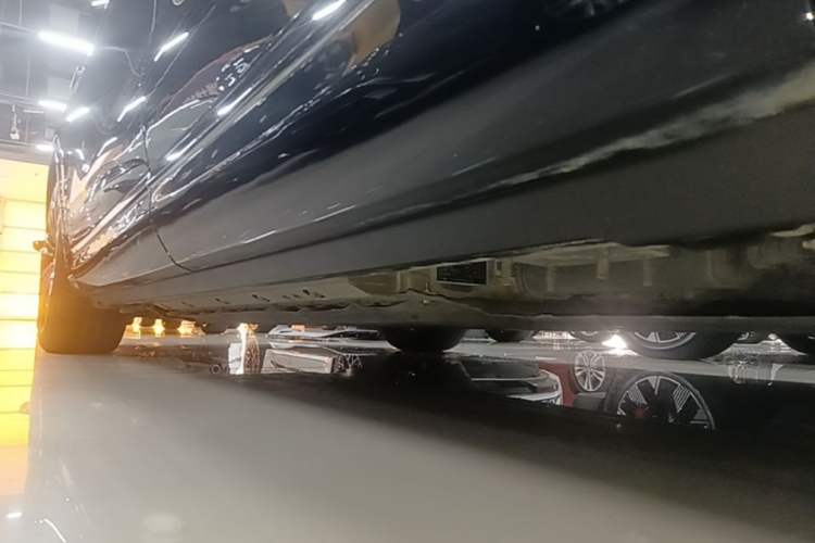 Used Hima AITO M9 2024 Range-Extended Ultra Version 42 kWh 6-Seater Model Left Side Sill