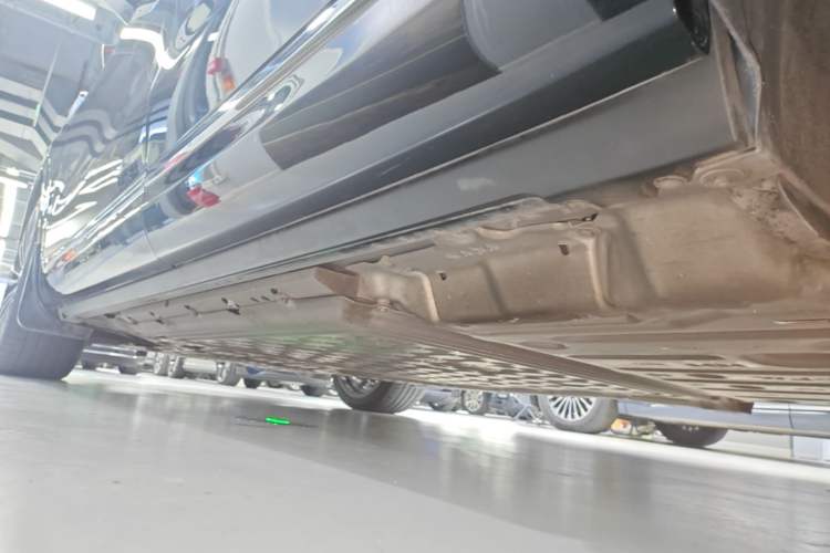 Used Hima AITO M9 2024 Range-Extended Ultra Version 42 kWh 6-Seater Model Left Side Sill