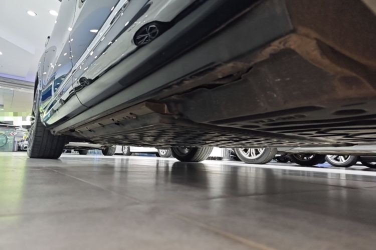 Used Hima AITO M9 2024 Range-Extended Ultra Version 42 kWh 6-Seater Model Left Side Sill