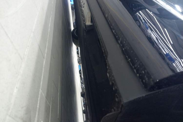 Used Hima AITO M9 2024 Range-Extended Ultra Version 42 kWh 6-Seater Model Left Side Sill