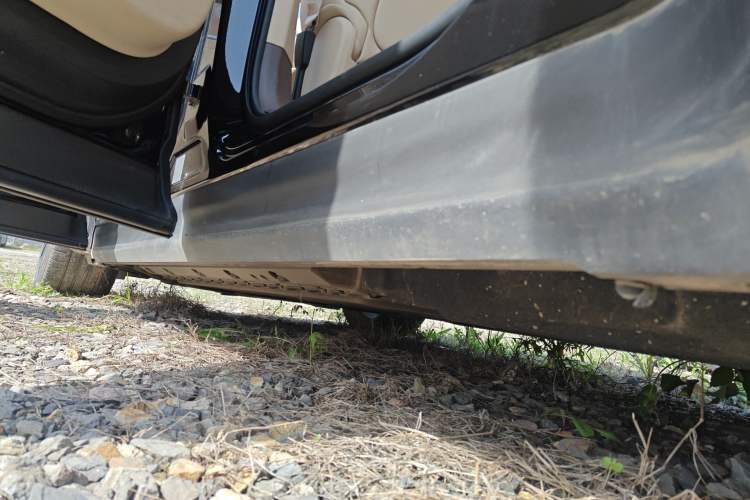 Used Hima AITO M9 2024 Range-Extended Ultra Version 42 kWh 6-Seater Model Left Side Sill