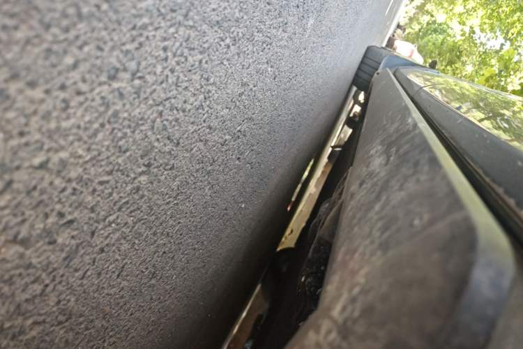 Used Hima AITO M9 2024 Range-Extended Ultra Version 42 kWh 6-Seater Model Left Side Sill