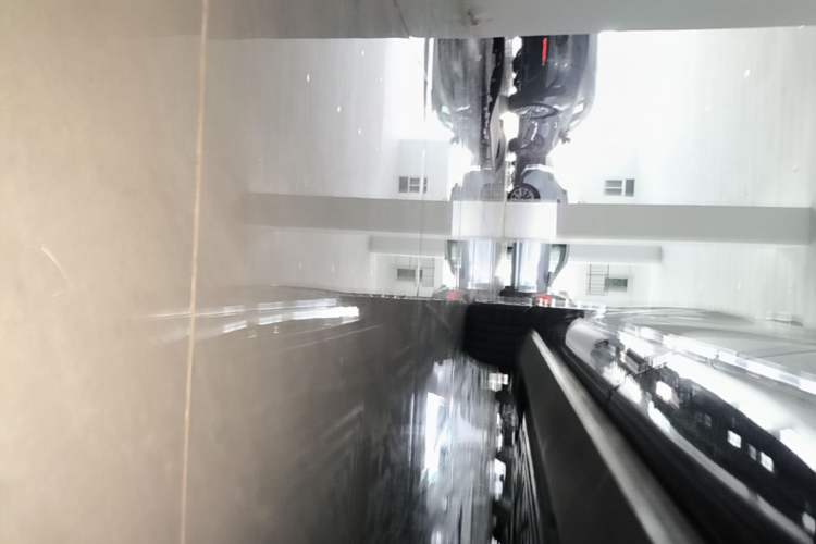 Used Hima AITO M9 2024 Range-Extended Ultra Version 52 kWh 5-Seater Model Left Side Sill