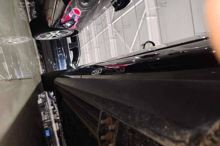Used Hima AITO M9 2024 Range-Extended Max Edition 52 kWh 6-Seater Version Left Side Sill