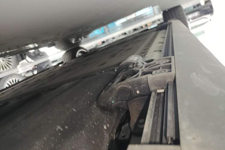 Used Hima AITO M9 2024 Range-Extended Ultra Version 42 kWh 6-Seater Model Left Side Sill