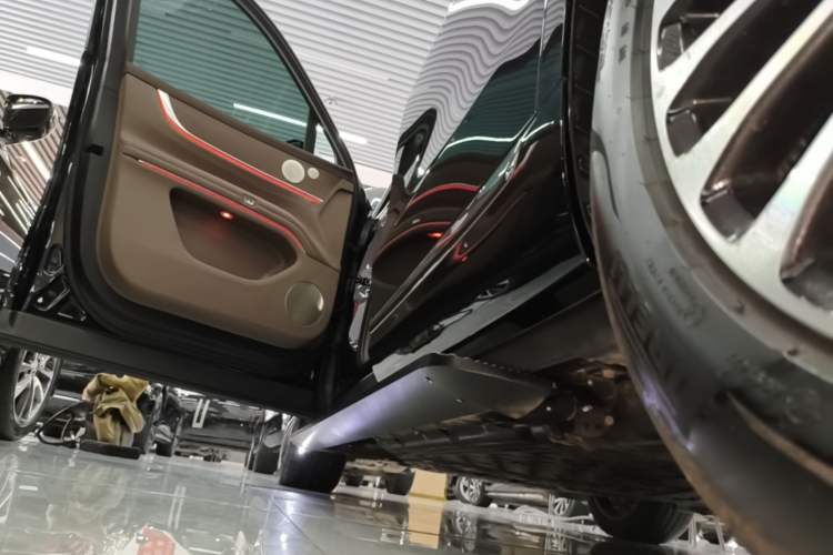 Used Hima AITO M9 2024 Range-Extended Max Edition 42 kWh 6-Seater Version Left Side Sill