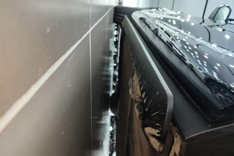 Used Hima AITO M9 2024 Range-Extended Ultra Version 42 kWh 6-Seater Model Left Side Sill
