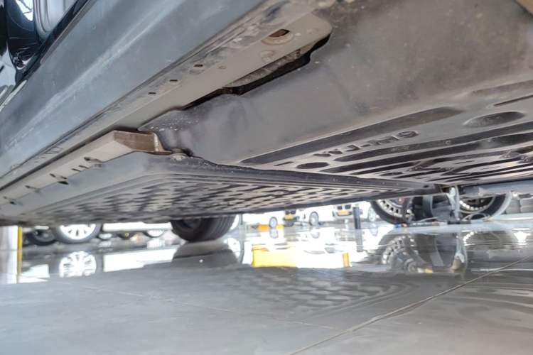 Used Hima AITO M9 2024 Range-Extended Max Edition 42 kWh 6-Seater Version Left Side Sill