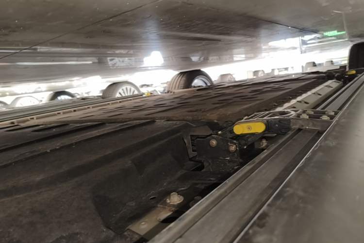 Used Hima AITO M9 2024 Range-Extended Ultra Version 42 kWh 6-Seater Model Left Side Sill