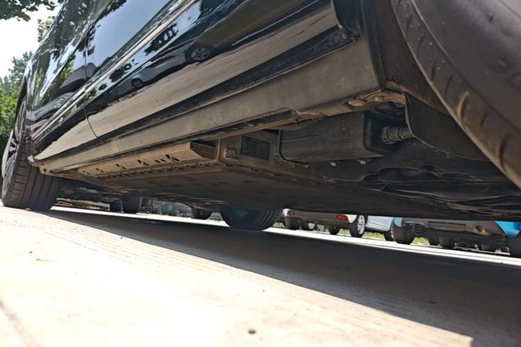 Used Hima AITO M9 2024 Range-Extended Ultra Version 42 kWh 6-Seater Model Left Side Sill