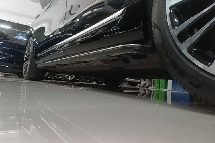 Used Hima AITO M9 2024 Range-Extended Ultra Version 42 kWh 6-Seater Model Left Side Sill