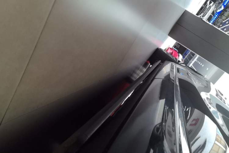 Used Hima AITO M9 2024 Range-Extended Ultra Version 52 kWh 5-Seater Model Left Side Sill