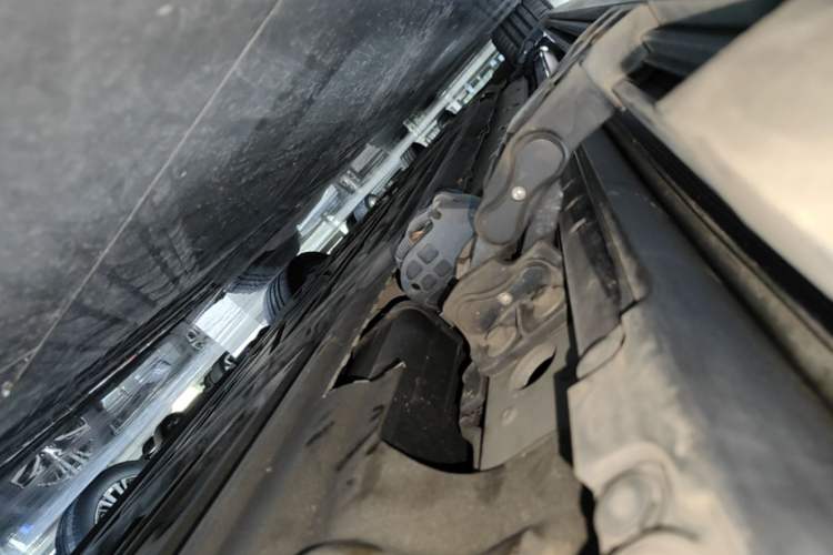 Used Hima AITO M9 2024 Range-Extended Ultra Version 42 kWh 6-Seater Model Left Side Sill