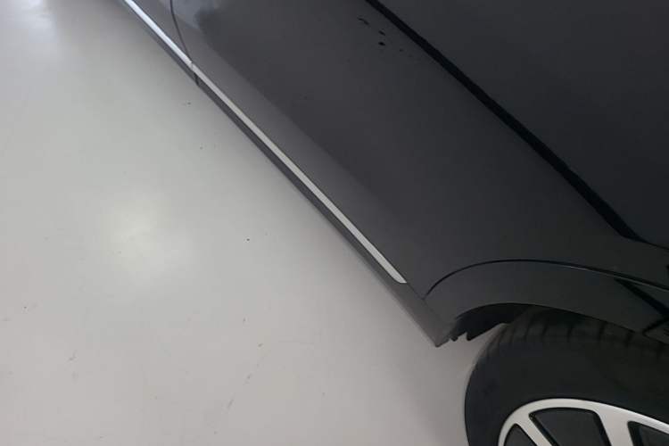 Used Hima AITO M9 2024 Range-Extended Ultra Version 42 kWh 6-Seater Model Left Side Sill