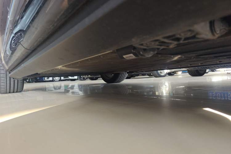 Used Hima AITO M9 2024 Range-Extended Ultra Version 52 kWh 6-Seater Model Left Side Sill