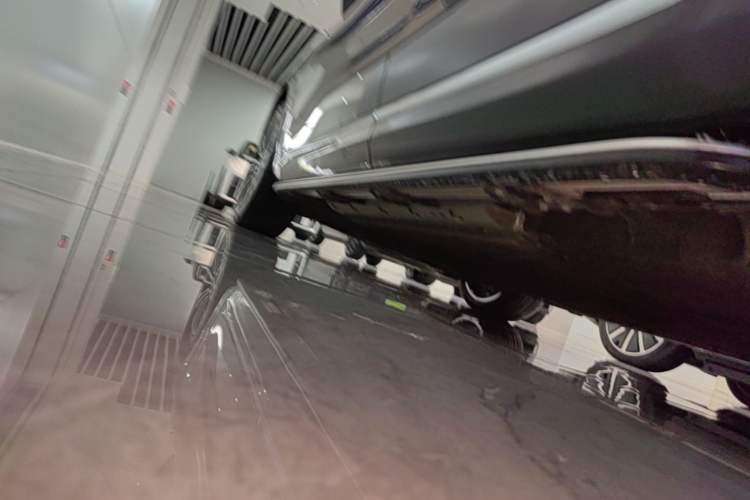Used Hima AITO M9 2024 Range-Extended Ultra Version 42 kWh 6-Seater Model Left Side Sill