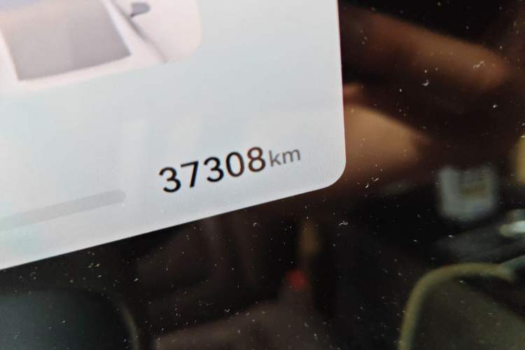 Used Hima AITO M9 2024 Range-Extended Ultra Version 52 kWh 6-Seater Model Odometer Close Up