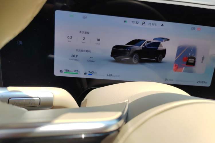 Used Hima AITO M9 2024 Range-Extended Max Edition 42 kWh 5-Seater Version Odometer Close Up