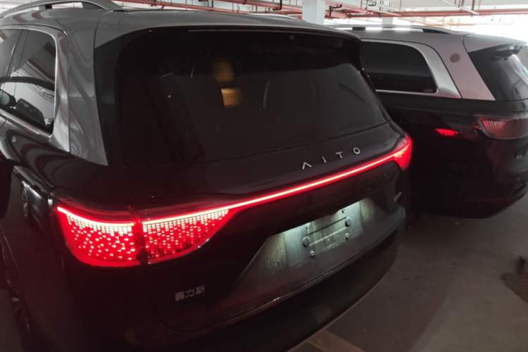 Used Hima AITO M9 2024 Range-Extended Ultra Version 52 kWh 6-Seater Model Rear