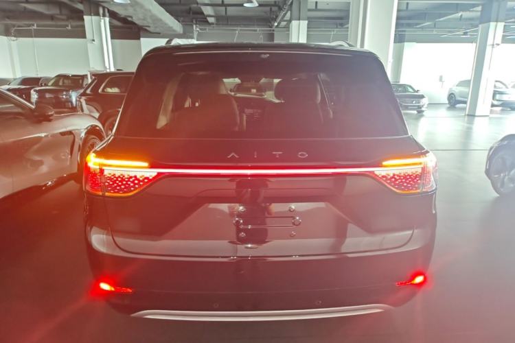 Used Hima AITO M9 2024 Range-Extended Ultra Version 52 kWh 6-Seater Model Rear
