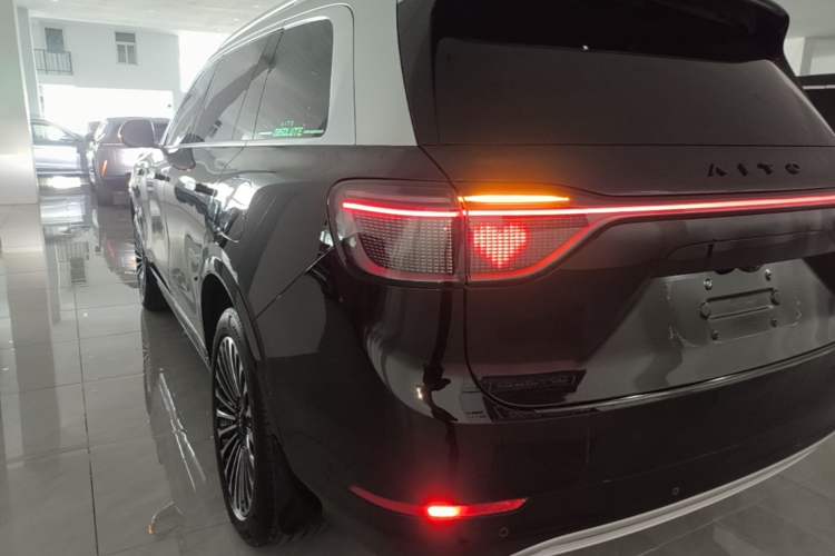 Used Hima AITO M9 2024 Range-Extended Ultra Version 52 kWh 5-Seater Model Rear Left 45 Deg