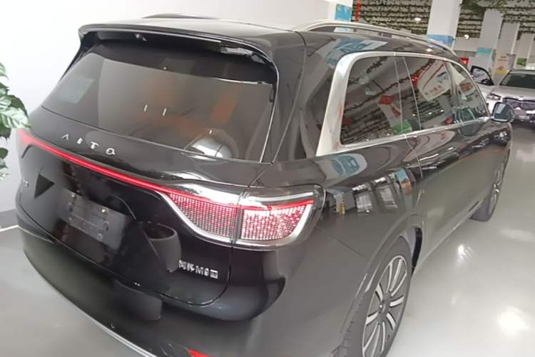 Used Hima AITO M9 2024 All-Electric Max Version 100 kWh 6-Seater Rear Right 45 Deg
