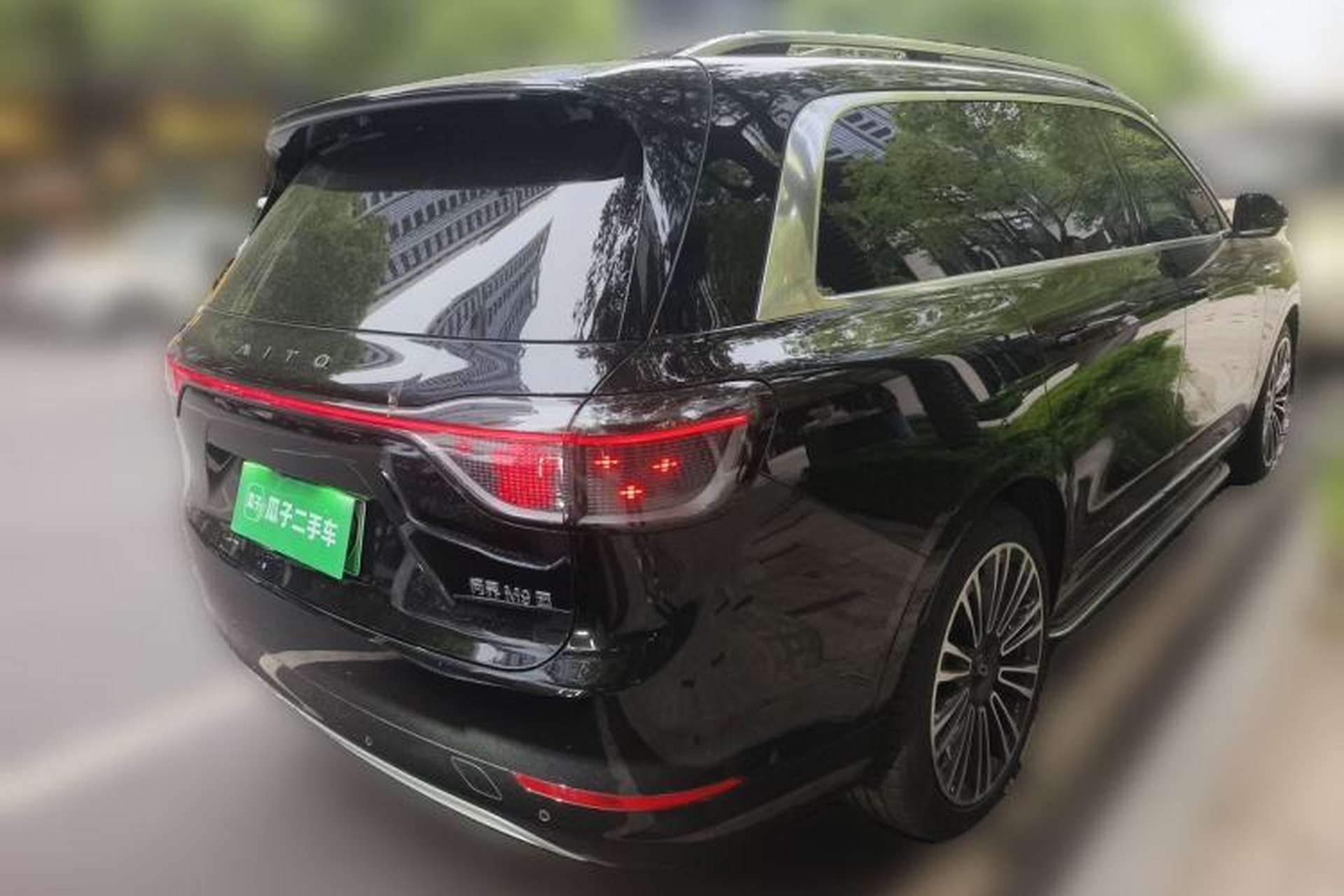 Used Hima AITO M9 2024 All-Electric Ultra Version 100 kWh 6-Seater Model Rear Right 45 Deg