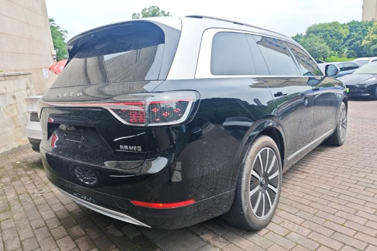 Used Hima AITO M9 2024 All-Electric Ultra Version 100 kWh 6-Seater Model Rear Right 45 Deg