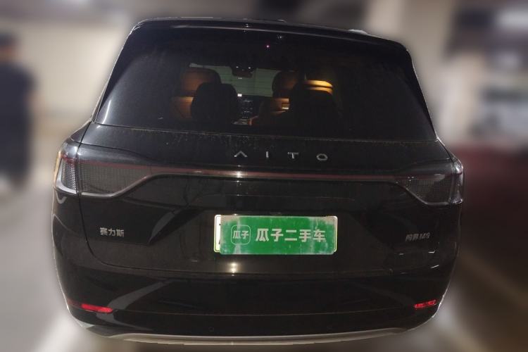 AITO M9 2024 — 3