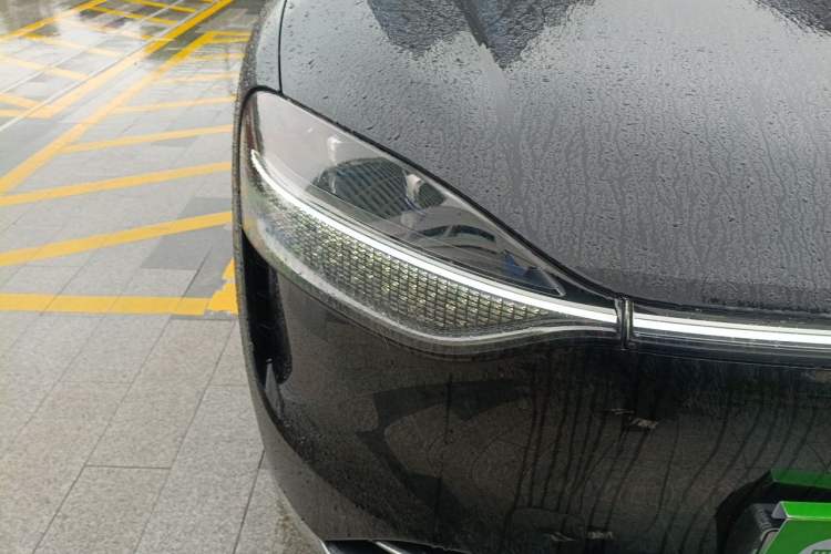 Used Hima AITO M9 2024 Range-Extended Ultra Version 42 kWh 6-Seater Model Right Front Headlight