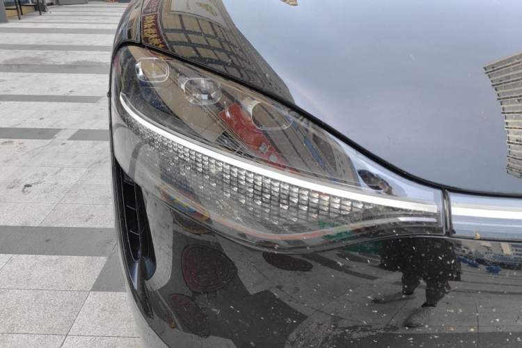 Used Hima AITO M9 2024 Range-Extended Ultra Version 52 kWh 5-Seater Model Right Front Headlight