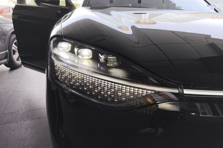 Used Hima AITO M9 2024 Range-Extended Ultra Version 42 kWh 6-Seater Model Right Front Headlight