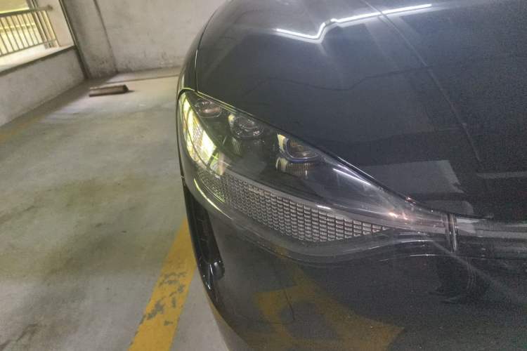 Used Hima AITO M9 2024 Range-Extended Ultra Version 42 kWh 6-Seater Model Right Front Headlight