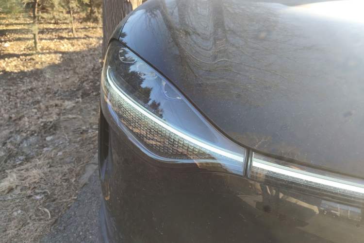 Used Hima AITO M9 2024 Range-Extended Ultra Version 42 kWh 6-Seater Model Right Front Headlight