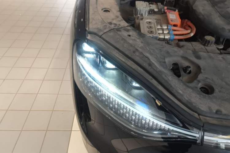 Used Hima AITO M9 2024 Range-Extended Max Edition 52 kWh 6-Seater Version Right Front Headlight